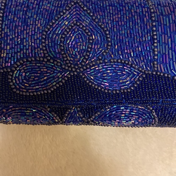 Beautiful, colorful decorative beaded purse, long strap very nice condition - Picture 5 of 14